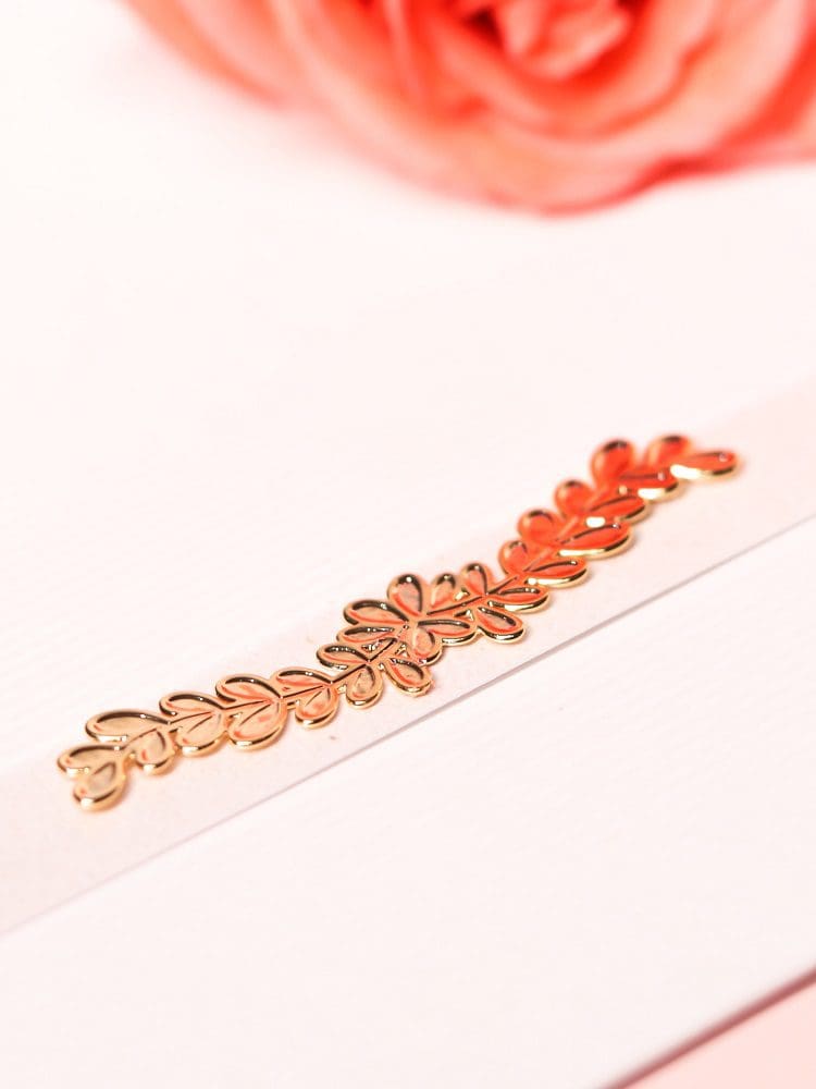 15217864524_lacre_luciana_7811943_2_1a27d4845df118c4930758738b7f99f1.jpg Lacre Luciana - Imagem 1