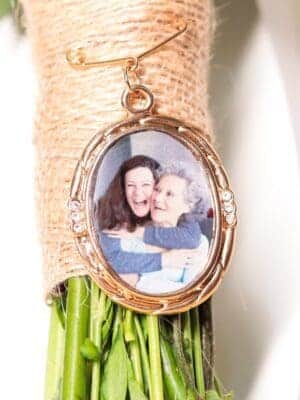 Relicário  Oval para lapela - Imagem 3