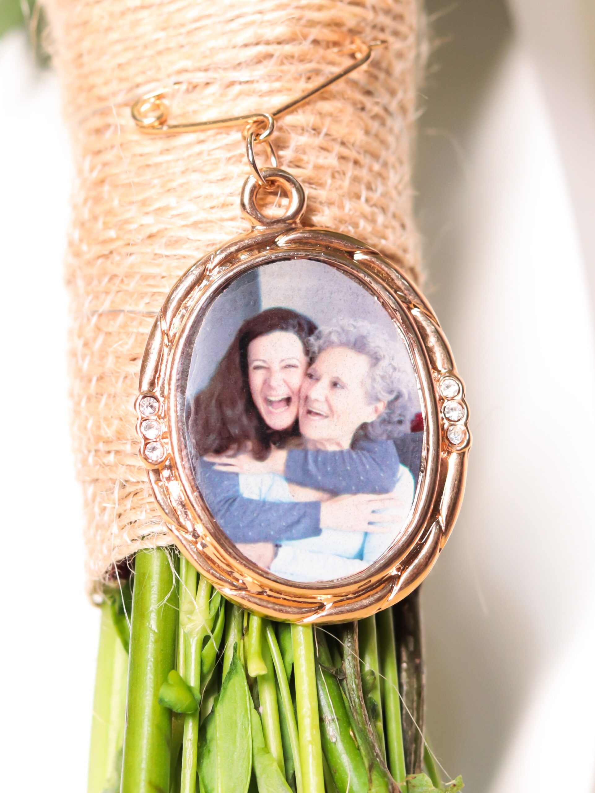 IMG_0894 (1) Relicário com Strass - Imagem 1