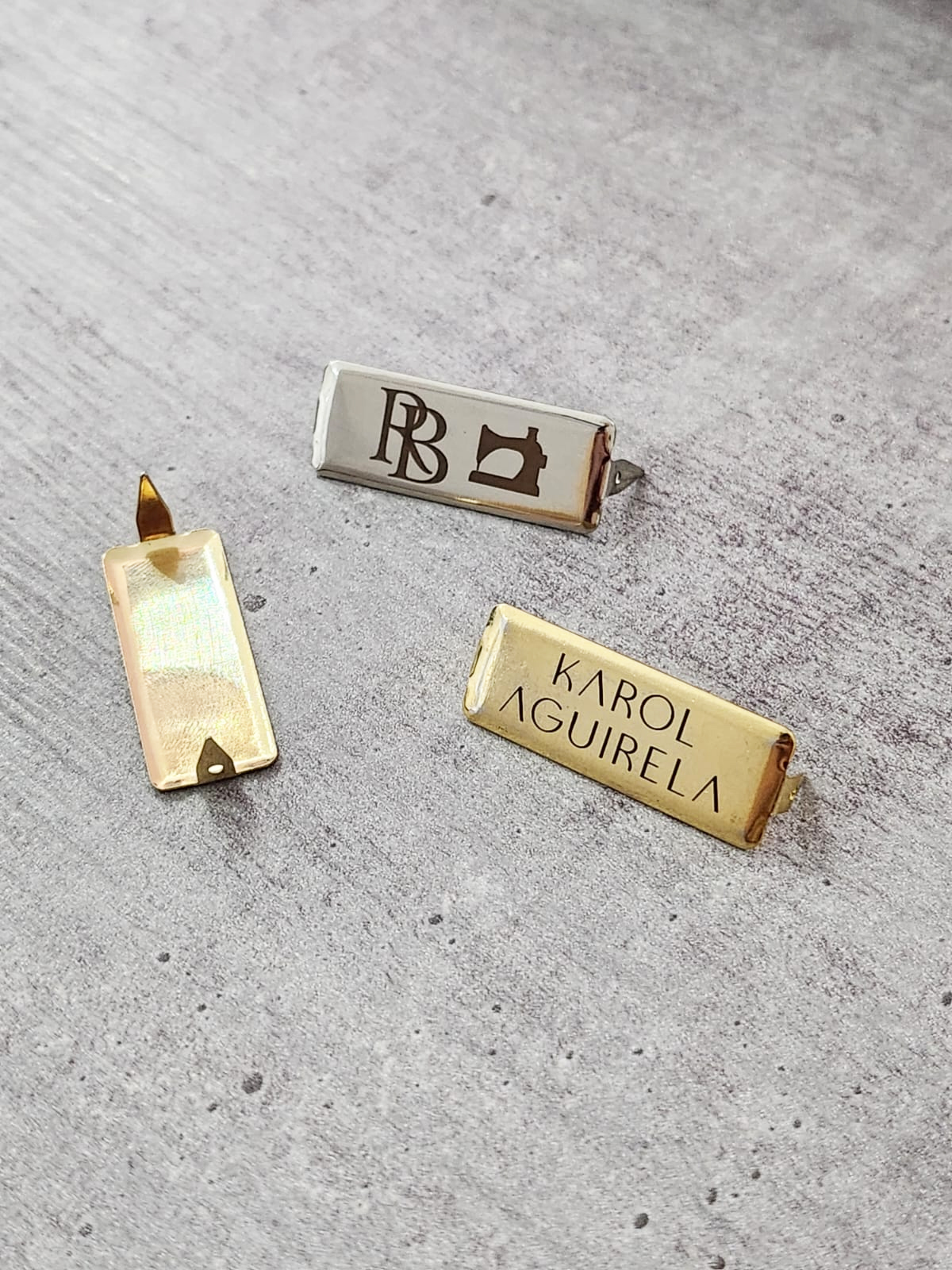 Sem Título-4 Etiqueta Retângular com garra 1,1 x 3,0 cm - Linha Laser - Imagem 1