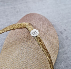 Pin de chinelo 1,2 cm - Linha Laser - à partir de 30 unidades - Imagem 2