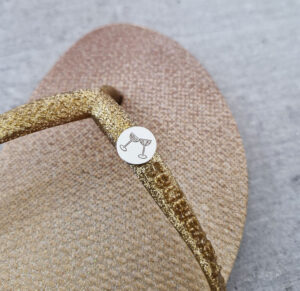 Pin de chinelo 1,2 cm - Linha Laser - à partir de 50 unidades - Imagem 2