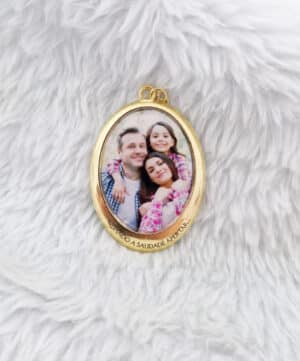 Relicário Oval com gravação a laser